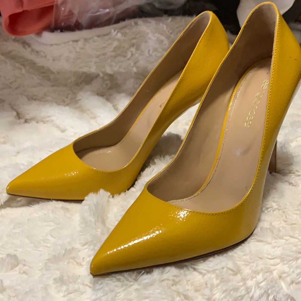 Mustard Yellow Sergio Rossi Pumps